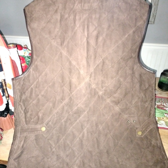 Men's Orvis Suede Brown Quilted Vest - Picture 2 of 6